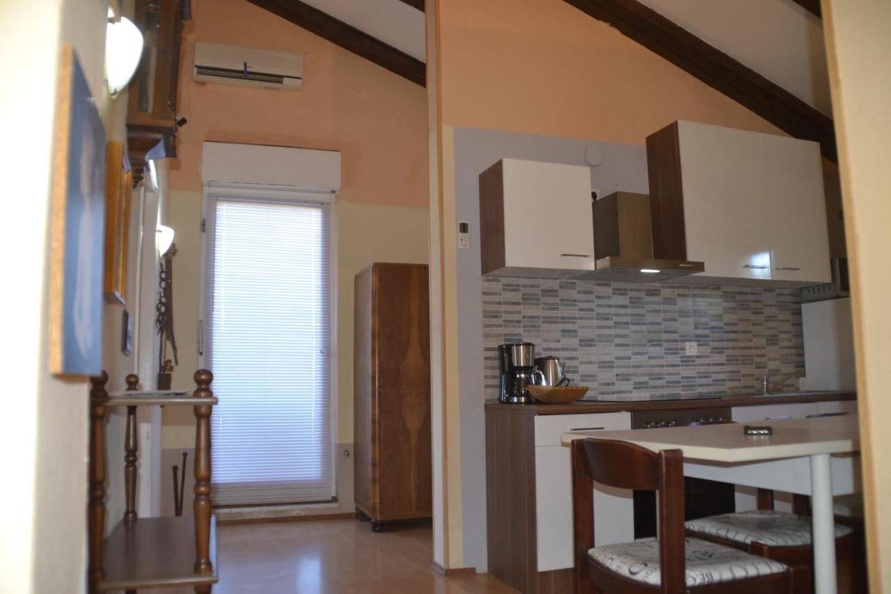 Villa Valkane Pet Friendly 150M From The Stunning Valkane Beach, City Indoor Pools-Fitness And City Mall Pula Eksteriør billede